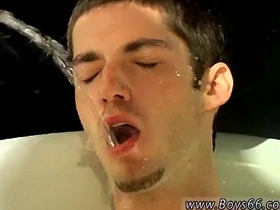 亚裔胖同志被颜射 兄弟会尿尿派对:凯勒布·斯科特! sex videos gay boys asian