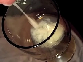 亚洲小鲜肉多次射精在杯子里 3 asian gym trainer gay sex videos