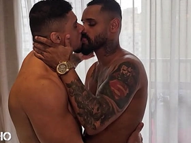 肌肉棒子的巨屌 bisexual asian gay sex videos