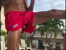 鸡巴意外从短裤里弹出 asian gay sex videos public