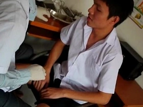 给小鲜肉医生口交 asian gay sex cum videos