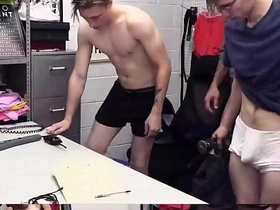 变态黑警Donovan Cox深喉猛操精壮少年Nico Nova - 少年犯系列 hot asian gay romance sex videos