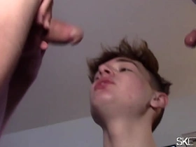 口水贱货 asian drinking gay sex videos