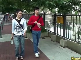 亚洲嫩鸡被射满脸精 asian gay outdoor sex videos