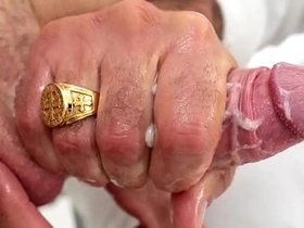 老石匠费利克斯·坎普在所谓面试中把学徒迪伦·泰德斯搞到勃起！这帮石匠真他妈乱！ boys sex videos gay asian