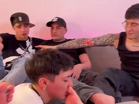 巴西佬与阿根廷人的淫乱趴 - FREE online gay sex videos asian