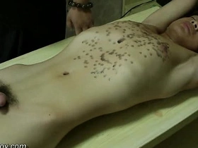 健美亚洲男孩被滴热蜡 asian gay brother sex videos