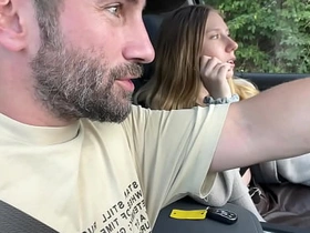 我们在路上捡了个可爱的小鲜肉，和女友一起操了他 asian gay guys hd sex videos