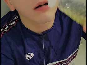 18岁男孩玩自己的鸡巴 asian gay sex short videos