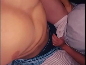 第一次在肌肉邻居家给他口交，最后被他无套内射 asian romantic gay sex videos