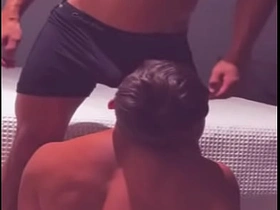 酒吧里失恋的直男让我口交 以为我是他女友 sex videos asian hot gay