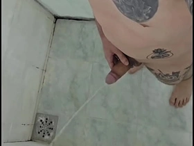 我在浴室尿尿 sex gay asian videos