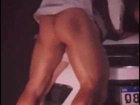 在邻居家门外野战巡航 asian gay sex outdoor videos