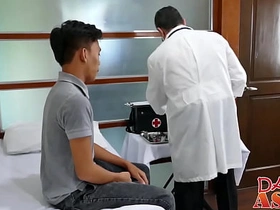 可爱嫩屄Jude被老同志Mike猛干 asian gay nipples sex videos