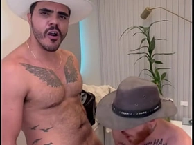 Carmona和Marcelo在激烈互搞中干翻农场男孩 asian men gay sex videos site