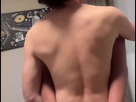 甜美小鲜肉被强势猛男干爆 asian gay outdoor sex videos