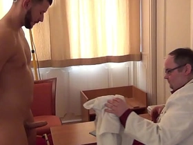 禁忌幻想视频：杰弗里神父2 asian gay underwear sex videos