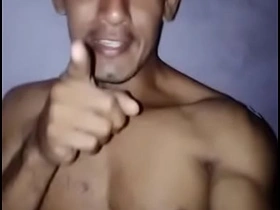 帅哥们都好吗 人家给你们亲亲哦 asian gay sex videos first time