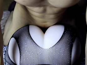 在她浑圆大屁股上射满精液，接着继续操她屁眼！ hot asian young gay sex videos