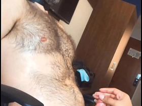 性感水獭男伊森III - 清晨挤奶V切片段/抢先看 sex videos asian army gay