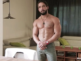 Zack Lemec裸体侍应生面试 - 面具自慰 gay sex videos asian china