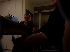 亲爷爷偷看干孙子打飞机 男同乱伦 asian gay force sex videos