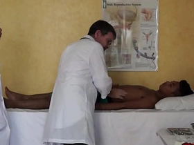 亚裔病患被三明治肛舔同时遭医生轮番中出 asian gay sex group videos