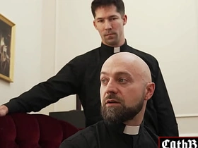 你喜欢这样是吧？喜欢我狠狠操你小屁眼是吧，贱货！Grant Ducati被Adam Snow和Eddie Patrick打屁股加肛交！ gay asian man sex videos