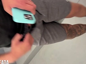 在健身房回来的路上在楼梯间给朋友口交 asian gay public sex videos