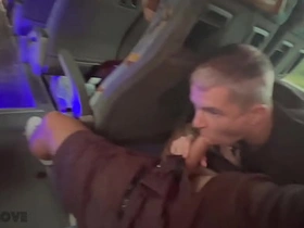 公交车上陌生人的口活和酒店里的爆浆 asian gay boys sex videos downlod