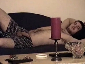 Vinnie给直男口交撸管 asian oldmen gay sex videos