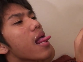 亚洲嫩男无套双人吹箫后撒尿 pornhub asian gay sex videos