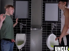 你他妈看什么看 安吉尔·埃利亚斯 asian gay sex viral videos