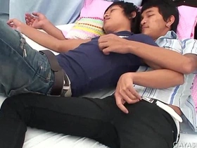 亚裔高尔夫与波利族小便无套 boy to boy real asian gay sex videos