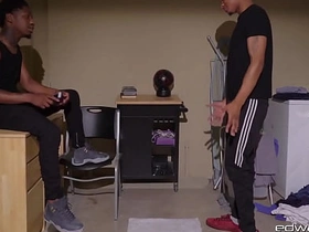 EdwardJames：Adore在洗衣房被肌肉猛男Dreezy Long操烂屁眼 gay asian casting couch sex videos