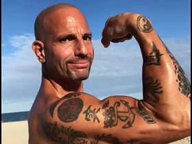 海滩上炫耀超大量精液 asian gay sex hd videos free