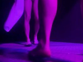 健身房公共淋浴间抓拍素人-一个硬了打飞机速射走人 另一个在撒尿 asian macho gay sex videos