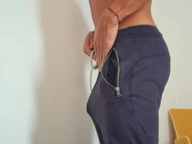 在酒店房间自慰并用大鸡巴顶弄 asian oldermen gay sex videos