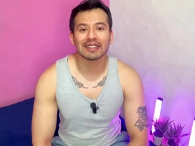 肌肉男搞上健身房搭档！无套狂操 还让他闻内裤 性爱实录 asian gay sex group videos