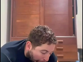 我把街上那个直男骗来给我口交 把他变成我的小骚货 sex videos asian gay sites com