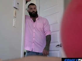 家庭嫩肉 - 和熊系继父共度情人节 gay sex videos asian twitter