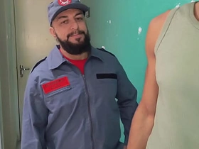 跟我工作的公寓里直男住户搞上了 best gay sex videos asian