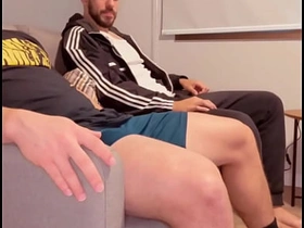 隔壁大屌邻居趁老婆上班跑来肏我 sex videos by asian gay