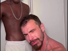 和大鸡巴玩花样 asian gay slave sex videos