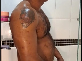 大雕猛男洗硬屌 asian handsome hunk gay sex videos