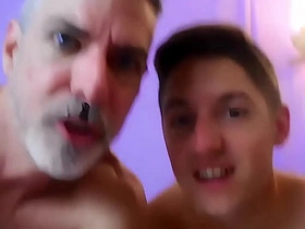 人形犬：Devin Jones与Richard Lennox激烈交媾 渴求下流游戏 asian live gay sex videos