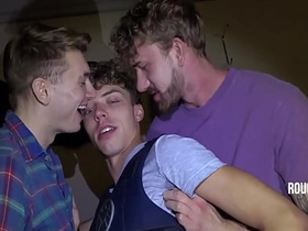 确保Law被我们干进小嫩屁眼 asian gay boys sexy innerwear sex videos