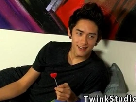 亚洲手机男同色情片与老男人干嫩男 亚历克斯·托德 asian live gay sex videos